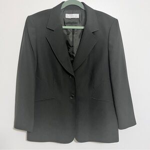 EUC Tahari Women's olive green pantsuit size 16 MAKE AN OFFER